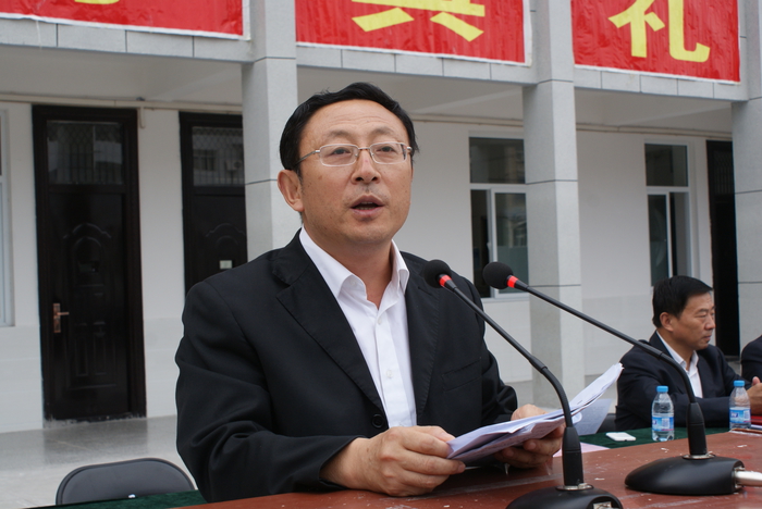 绥德一中开学典礼现新风