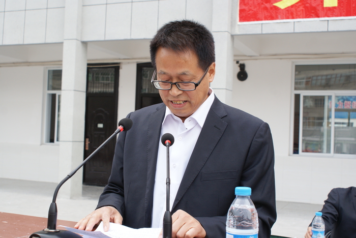 绥德一中开学典礼现新风